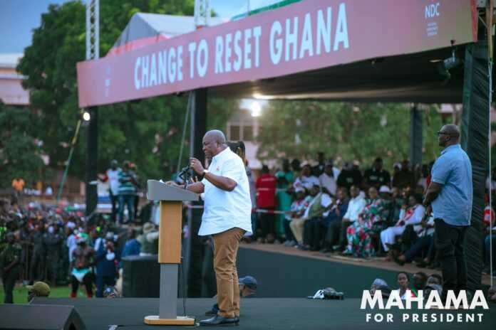 John-Mahama-addresses-696x464