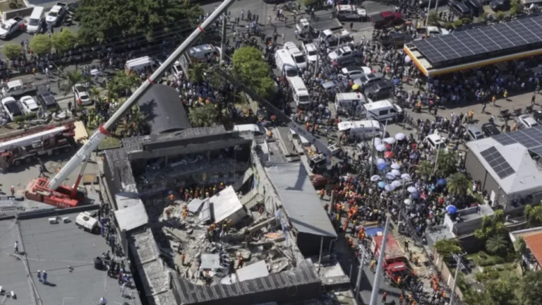 JEt Set roof collapse.png