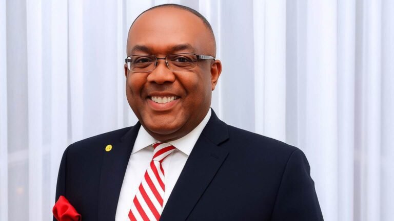 Ambassador-Victor-Emmanuel-Smith-1