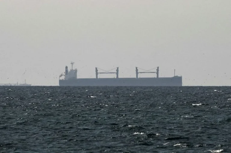 US-Iran ceasefire holds after Hormuz clashes and UAE strikes